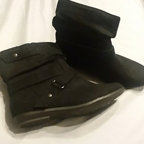 BONGO Shoes - Black booties